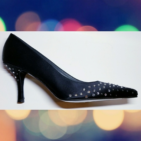 NWOT Stuart Weitzman Black Satin Evening Pumps
